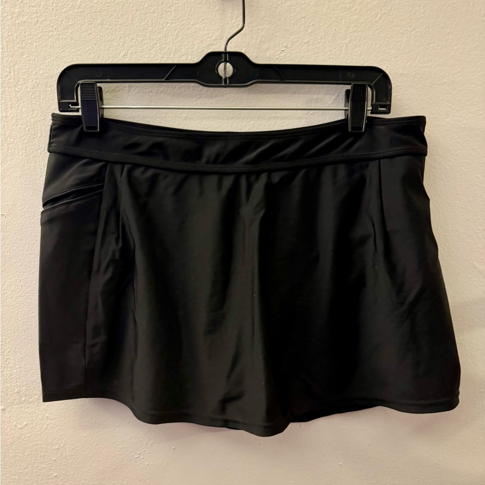 Woman's Black Bathing Suit Skort Large